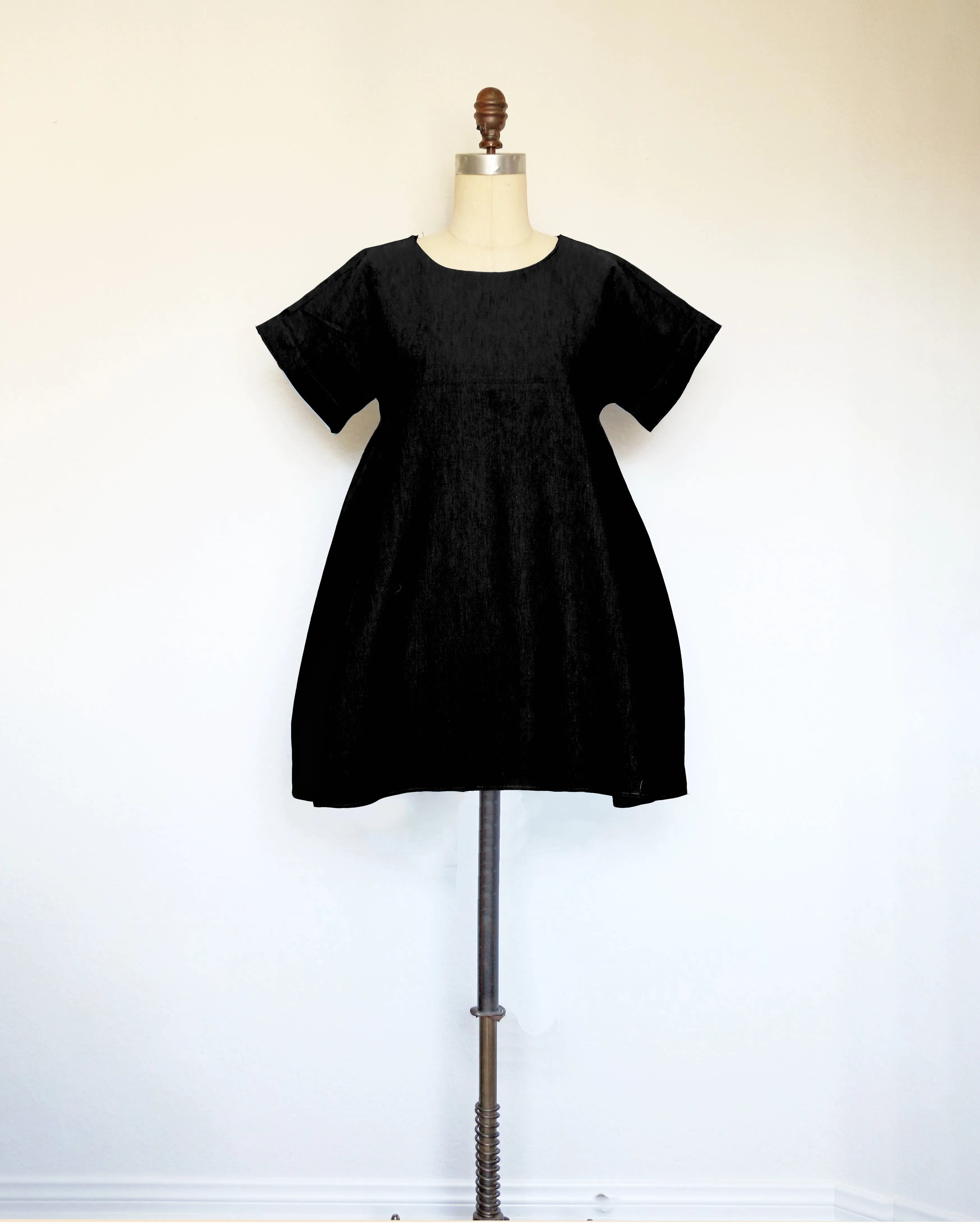 :: Handmade :: WEEKEND Dress in Latte Linen