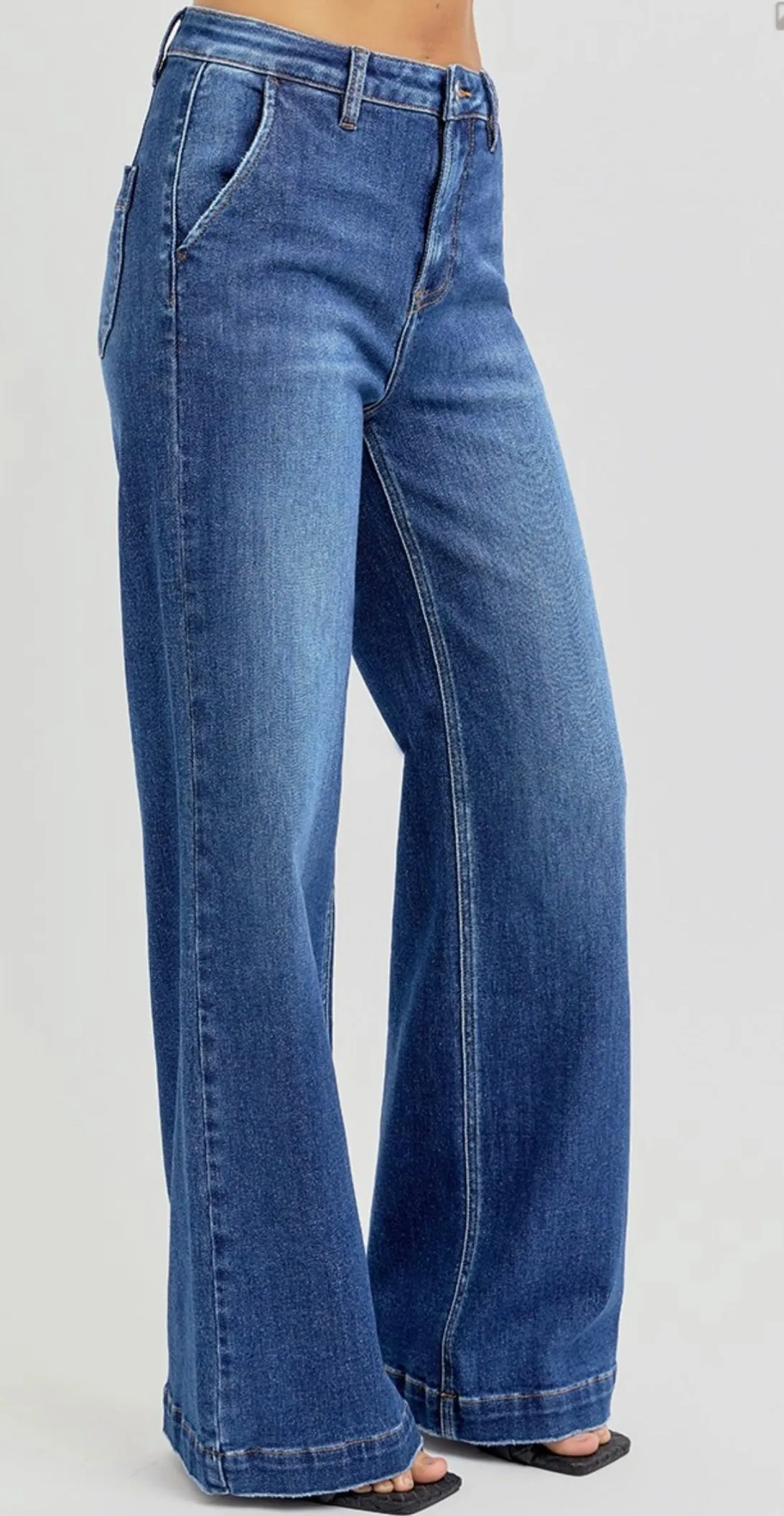 HIGH RISE WIDE LEG SLANTED POCKET JEANS -Risen-