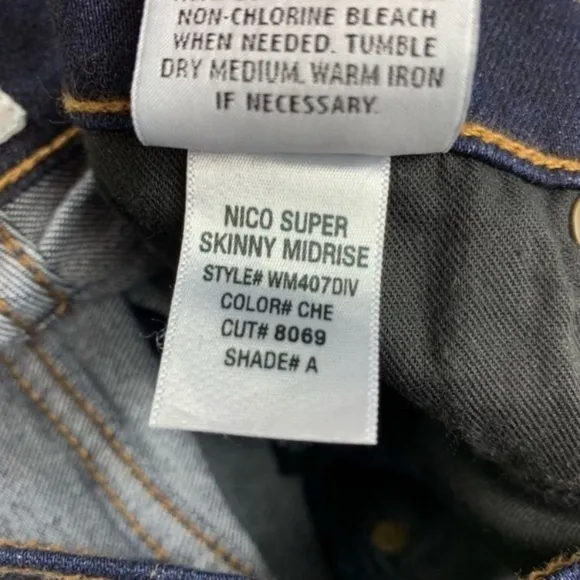 𝅺HUDSON Nico Super Skinny Jeans Dark Wash Mid Rise