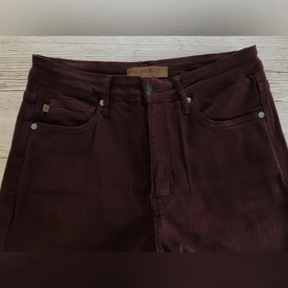 Judy Blue High Rise Tummy Control Wide Leg Crop Denim Oxblood Jeans size 6 / 28