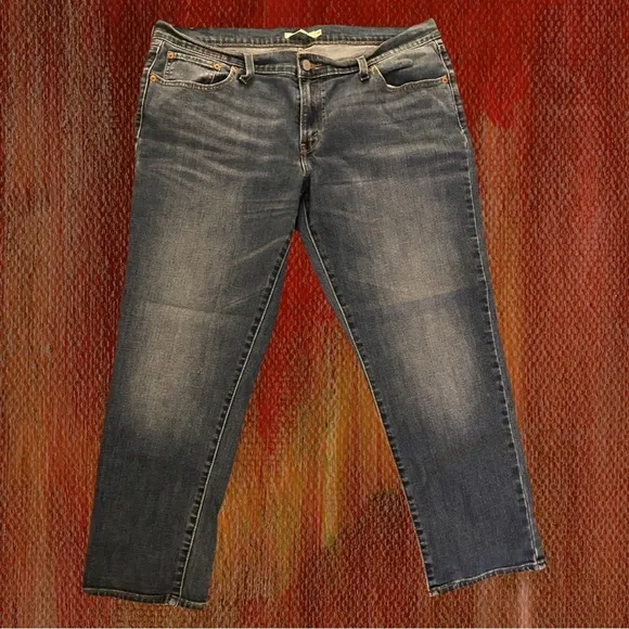 LEVI’S Women’s Boyfriend Jeans