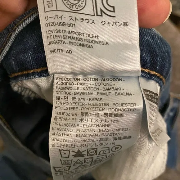 LEVI’S Women’s Boyfriend Jeans