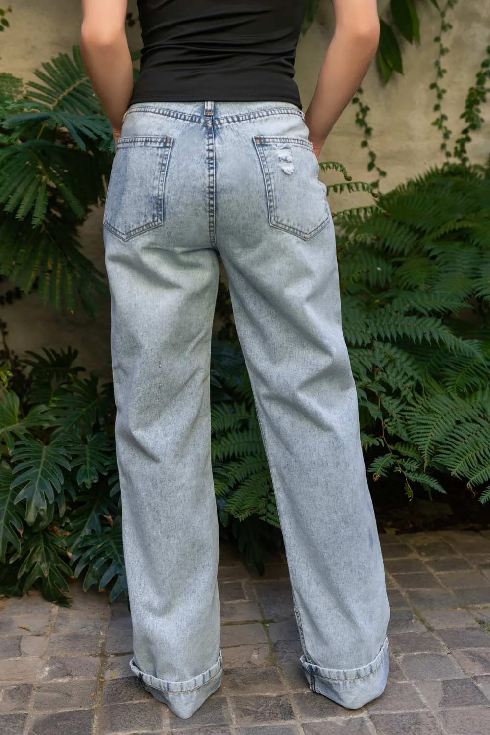 Pantalón de denim wide leg con doblez