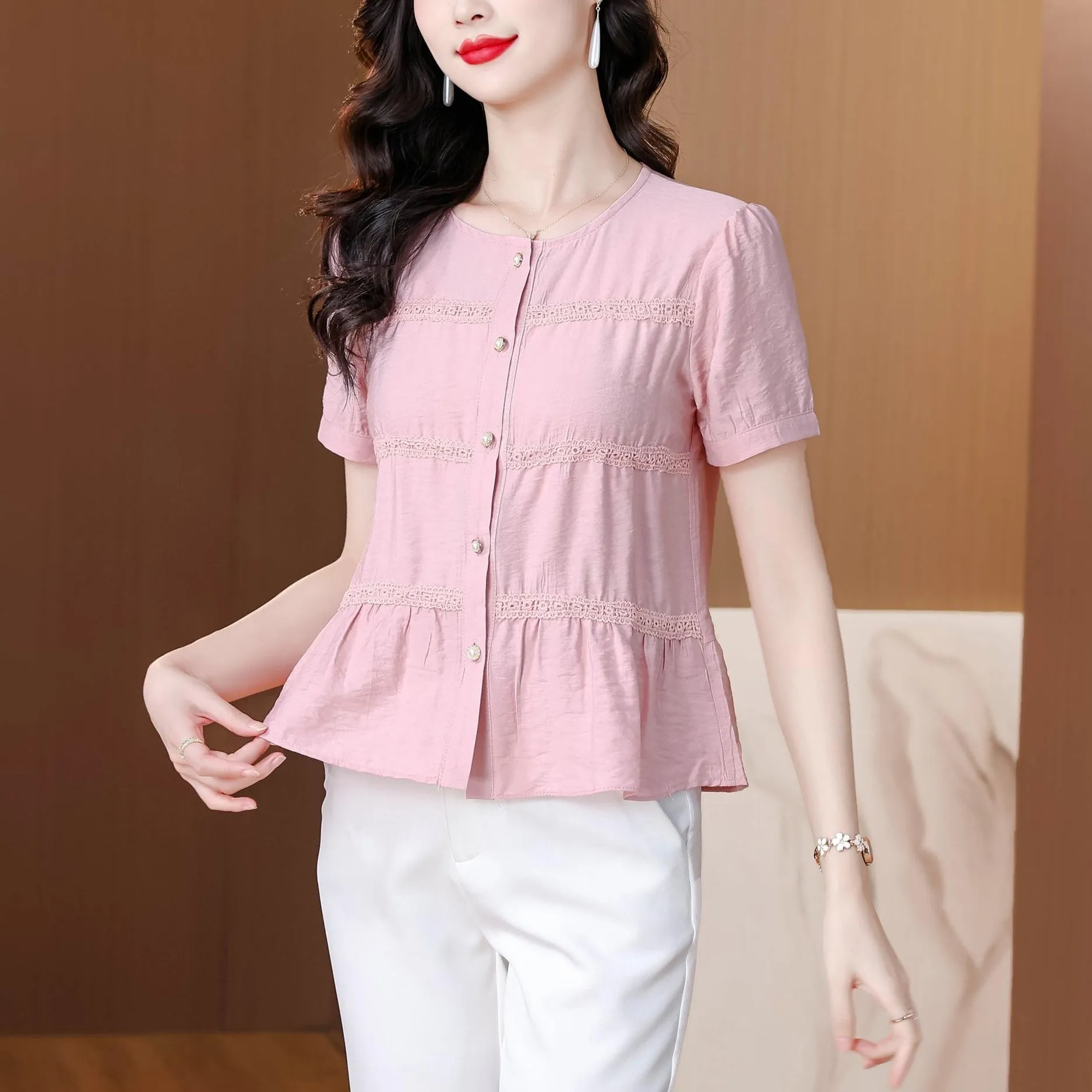 Stylish Women's Blouse in Soft Cotton-Linen Blend