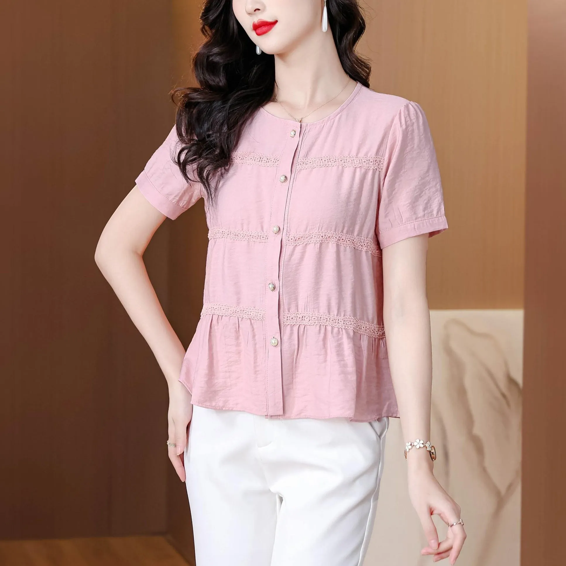 Stylish Women's Blouse in Soft Cotton-Linen Blend