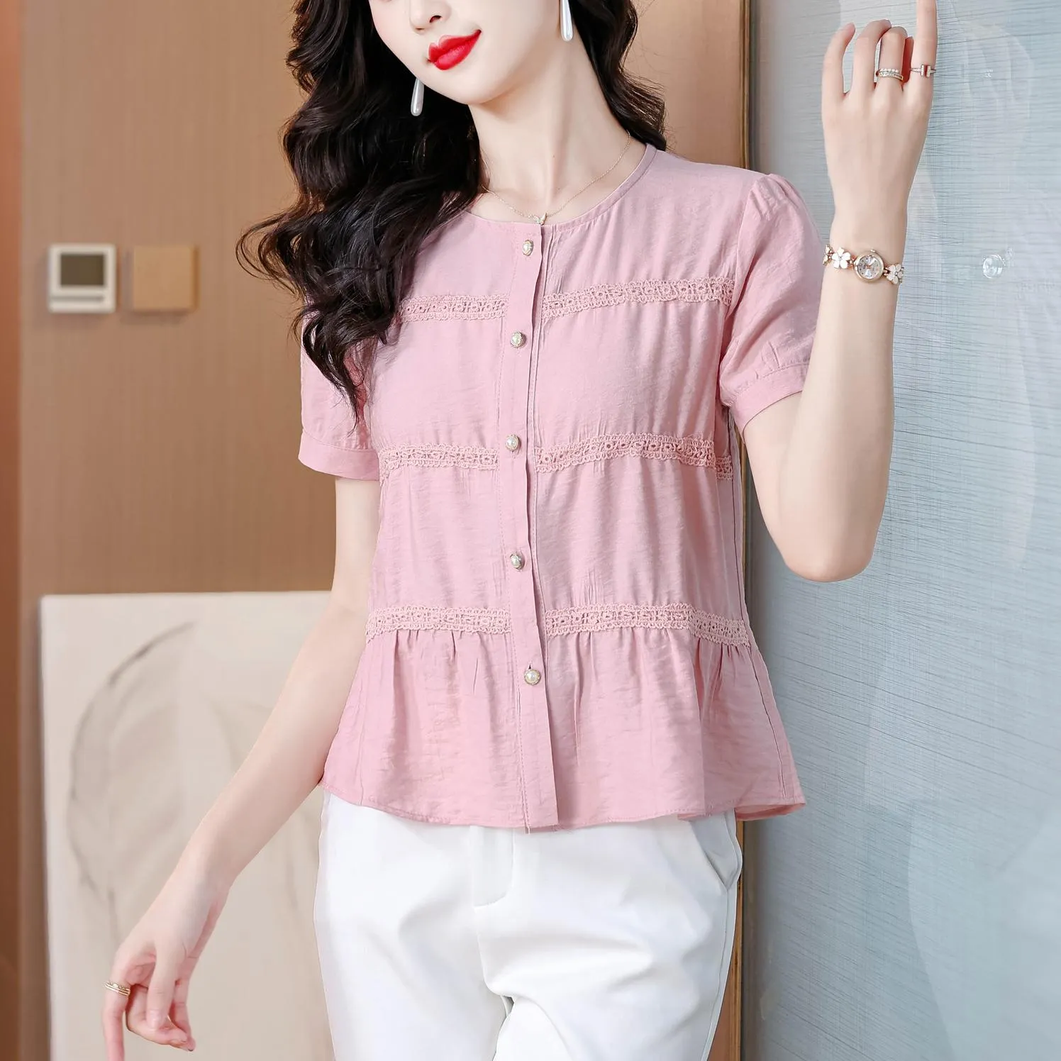 Stylish Women's Blouse in Soft Cotton-Linen Blend
