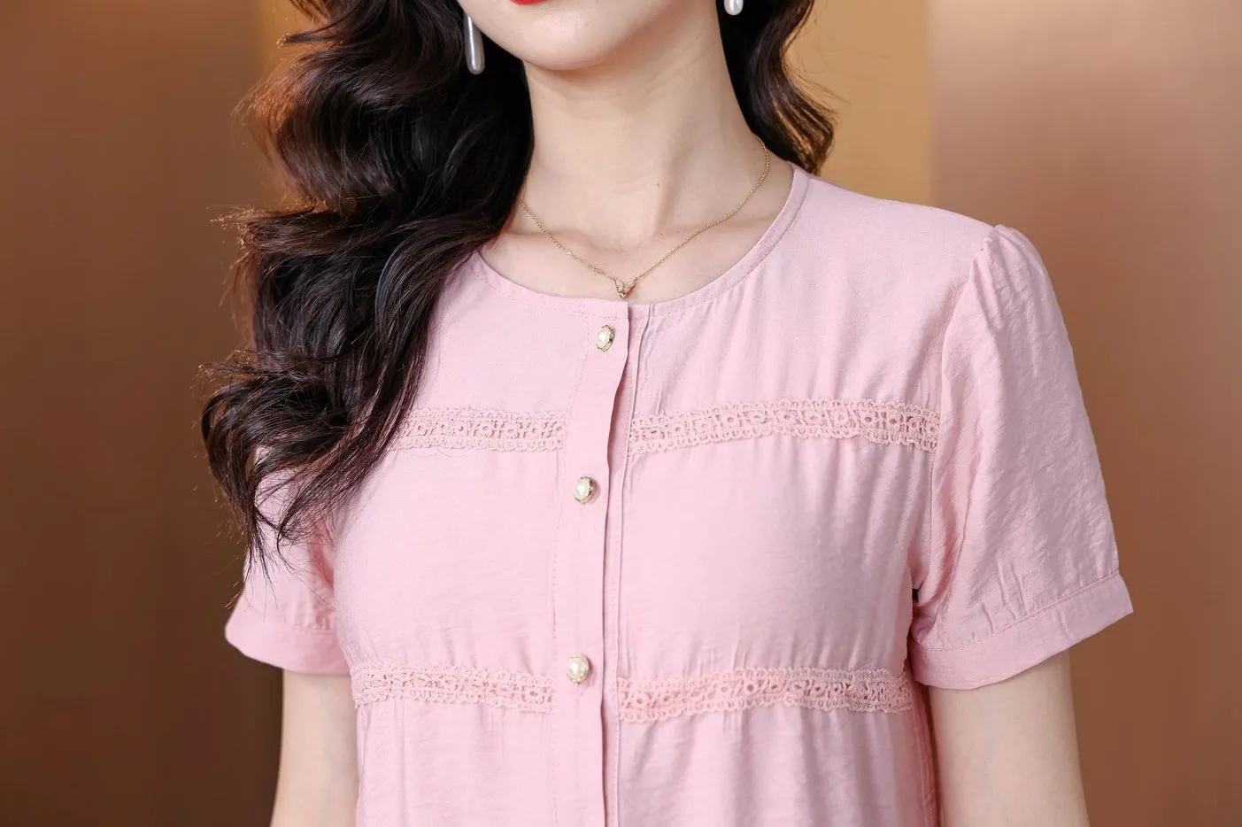 Stylish Women's Blouse in Soft Cotton-Linen Blend