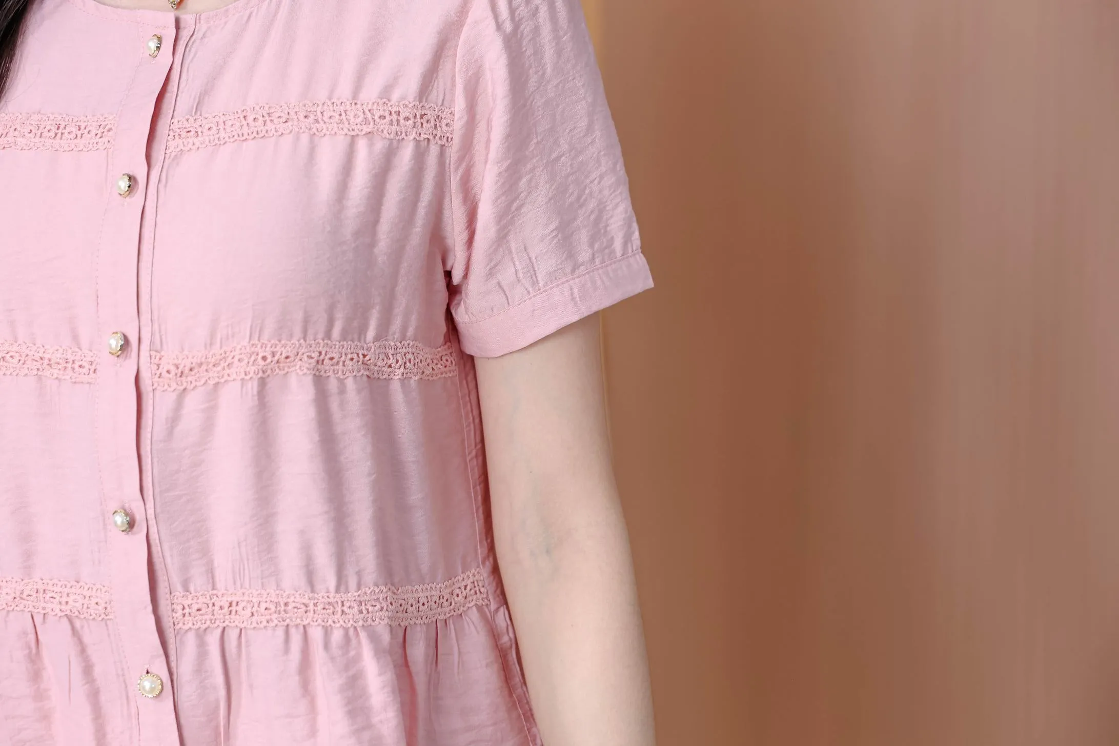 Stylish Women's Blouse in Soft Cotton-Linen Blend