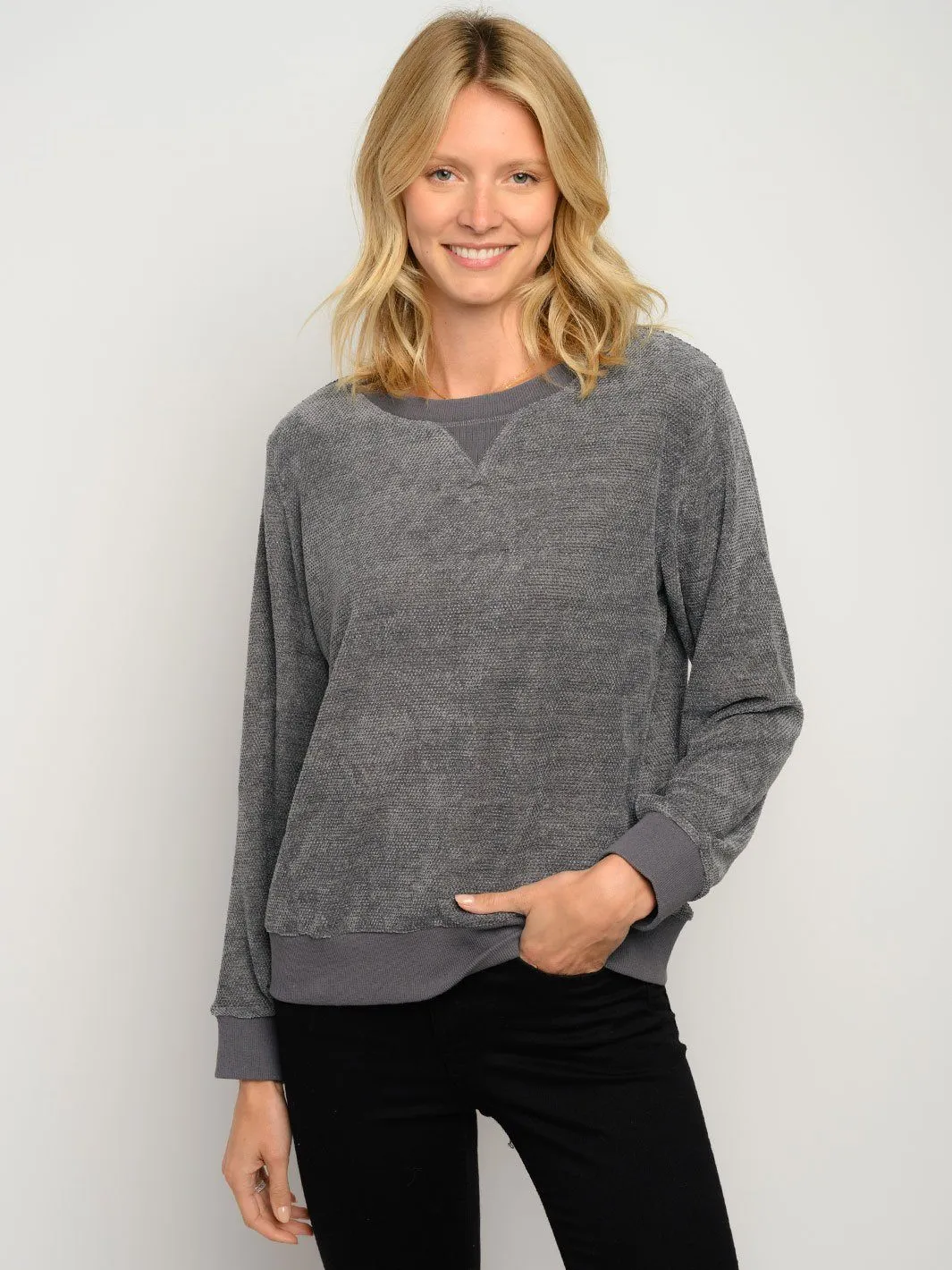 WOMEN'S LONG SLEEVE SOLID TOP