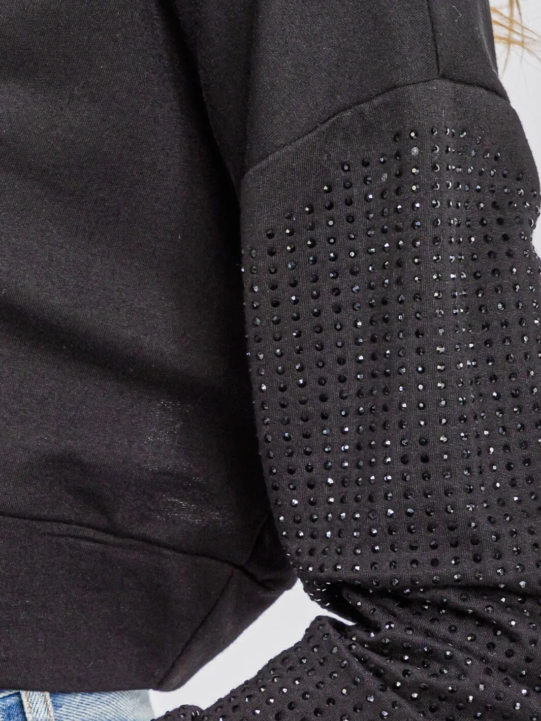 WOMEN'S LONG SLEEVE STUDS DETAILED HOODED PULLOVER CROP TOP